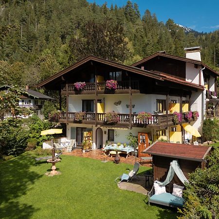 Hotel Effland Mit Innenpool Und Sauna 1 Stunde Zur Privatnutzung Pro Tag ไบริชเซลล์ ภายนอก รูปภาพ