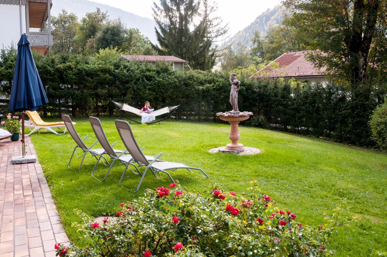 Hotel Effland Mit Innenpool Und Sauna 1 Stunde Zur Privatnutzung Pro Tag ไบริชเซลล์ ภายนอก รูปภาพ