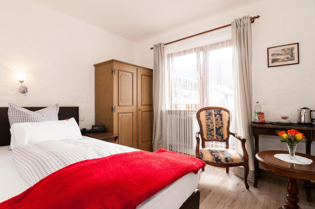 Hotel Effland Mit Innenpool Und Sauna 1 Stunde Zur Privatnutzung Pro Tag ไบริชเซลล์ ภายนอก รูปภาพ