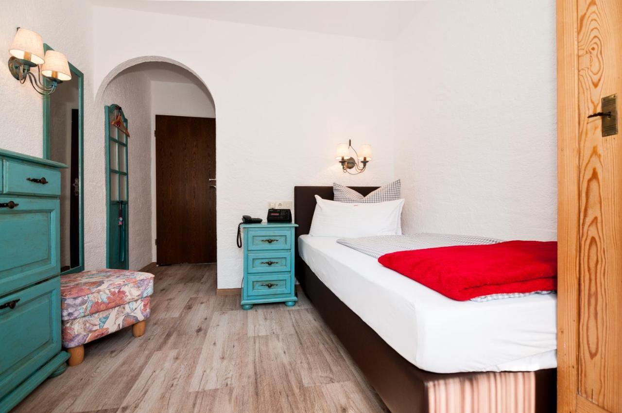 Hotel Effland Mit Innenpool Und Sauna 1 Stunde Zur Privatnutzung Pro Tag ไบริชเซลล์ ภายนอก รูปภาพ