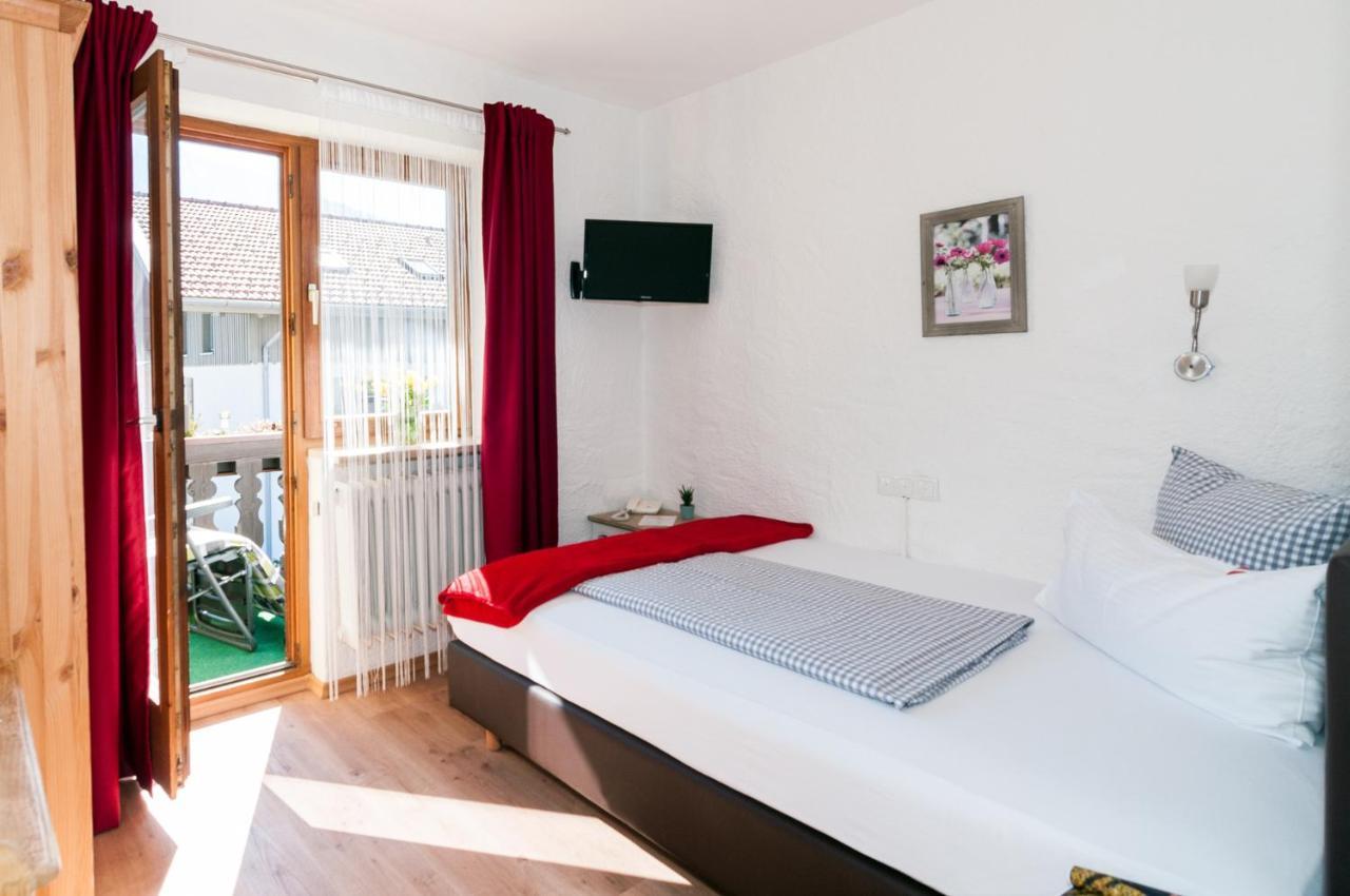 Hotel Effland Mit Innenpool Und Sauna 1 Stunde Zur Privatnutzung Pro Tag ไบริชเซลล์ ภายนอก รูปภาพ