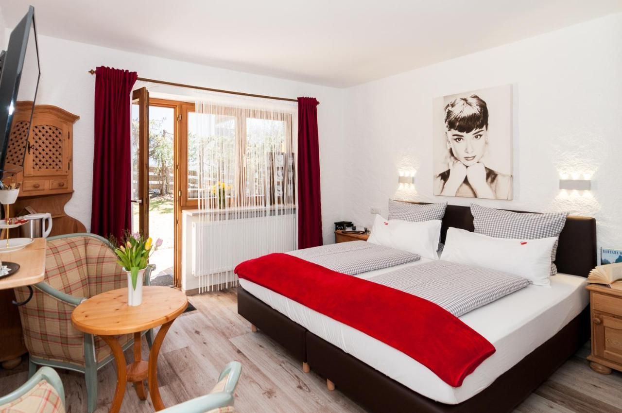Hotel Effland Mit Innenpool Und Sauna 1 Stunde Zur Privatnutzung Pro Tag ไบริชเซลล์ ภายนอก รูปภาพ