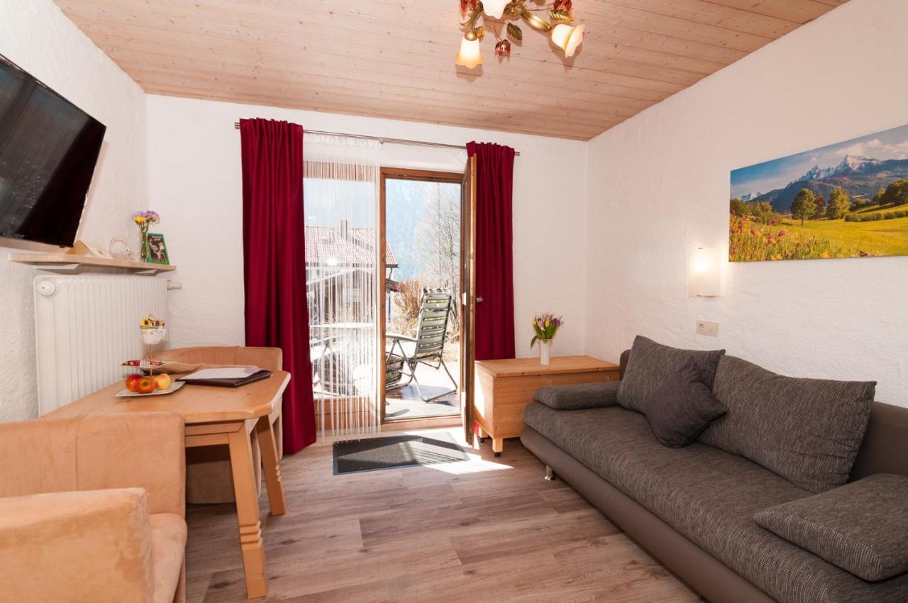 Hotel Effland Mit Innenpool Und Sauna 1 Stunde Zur Privatnutzung Pro Tag ไบริชเซลล์ ภายนอก รูปภาพ