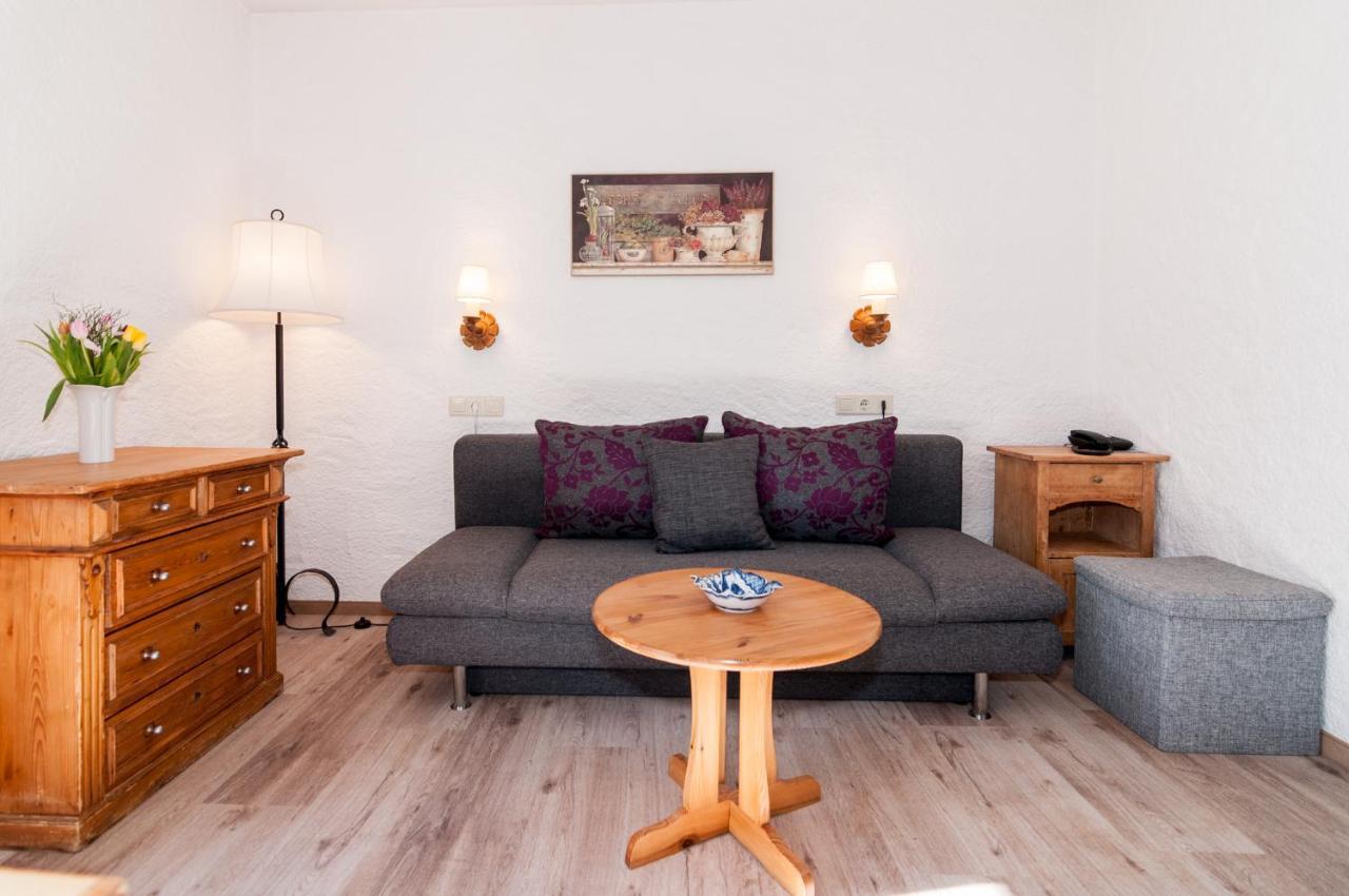 Hotel Effland Mit Innenpool Und Sauna 1 Stunde Zur Privatnutzung Pro Tag ไบริชเซลล์ ภายนอก รูปภาพ