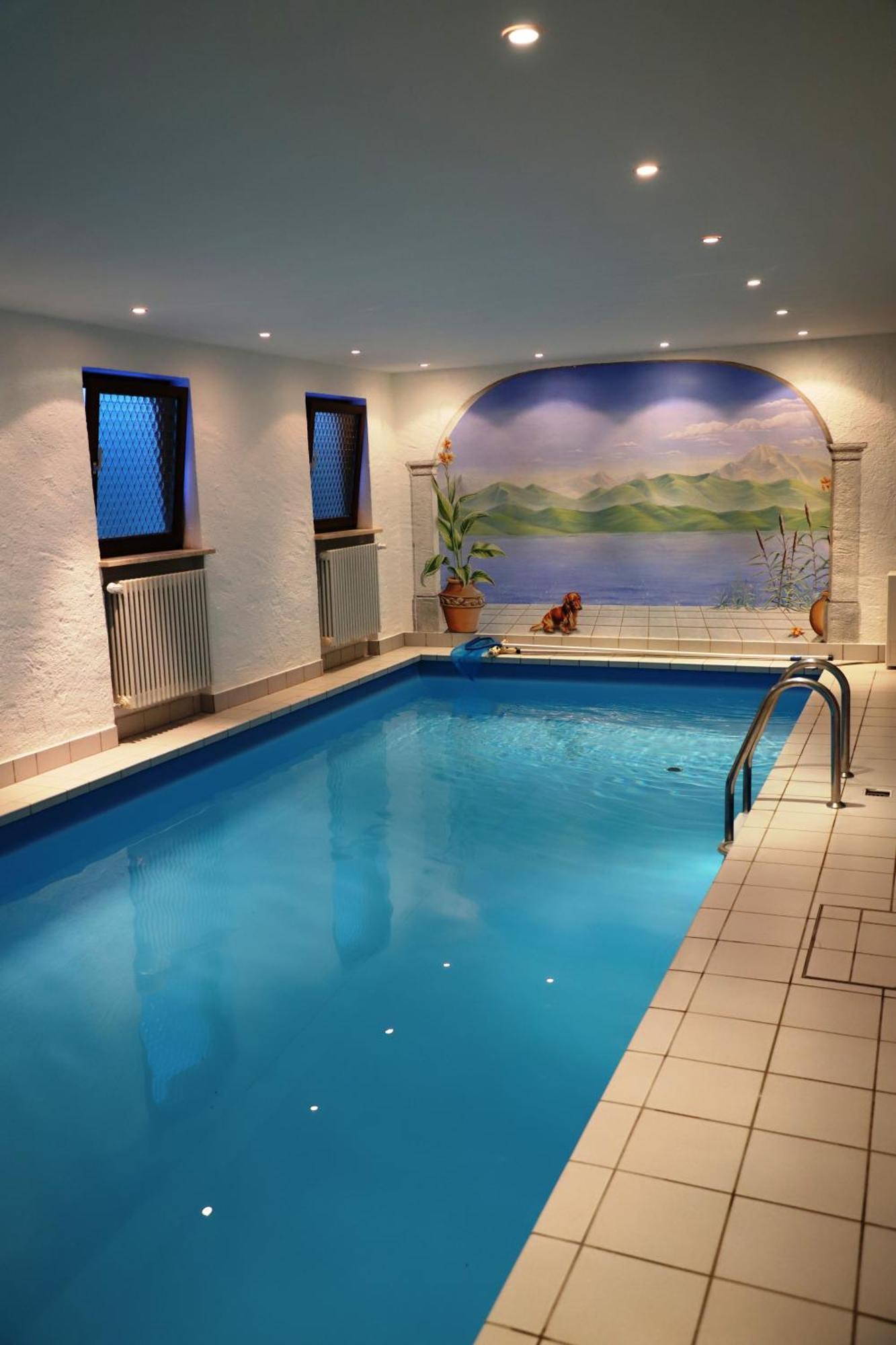 Hotel Effland Mit Innenpool Und Sauna 1 Stunde Zur Privatnutzung Pro Tag ไบริชเซลล์ ภายนอก รูปภาพ
