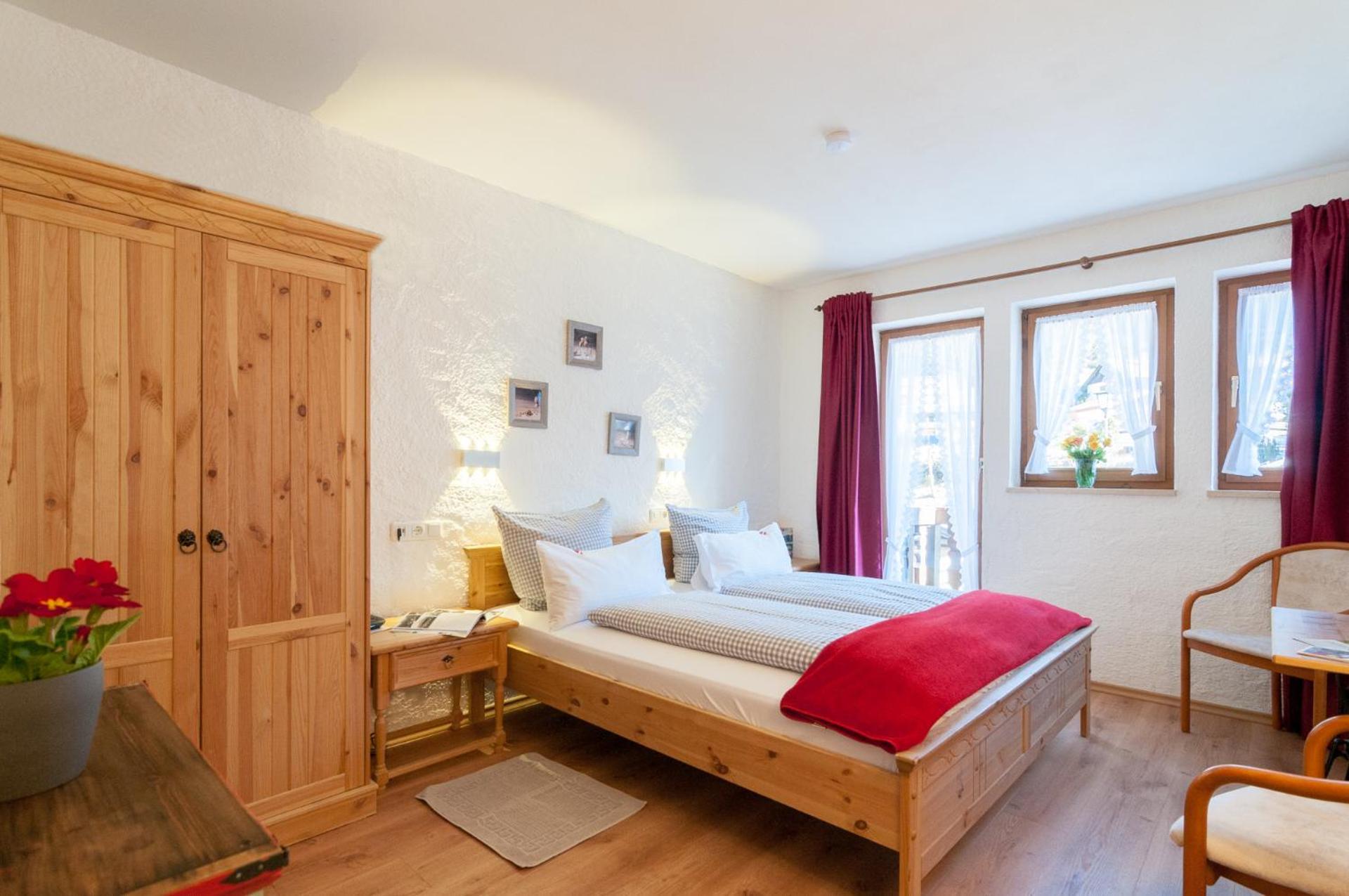 Hotel Effland Mit Innenpool Und Sauna 1 Stunde Zur Privatnutzung Pro Tag ไบริชเซลล์ ภายนอก รูปภาพ
