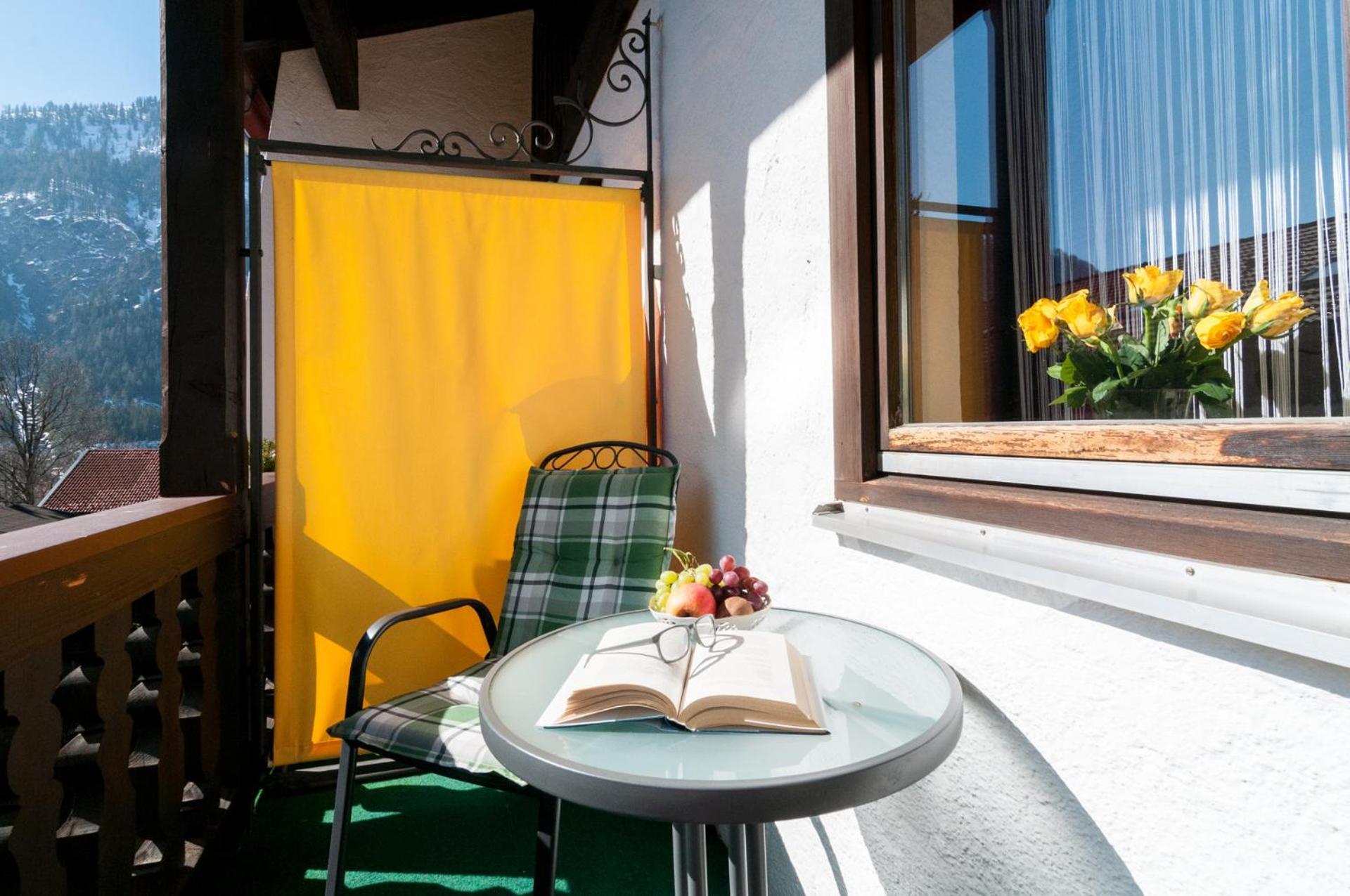 Hotel Effland Mit Innenpool Und Sauna 1 Stunde Zur Privatnutzung Pro Tag ไบริชเซลล์ ภายนอก รูปภาพ