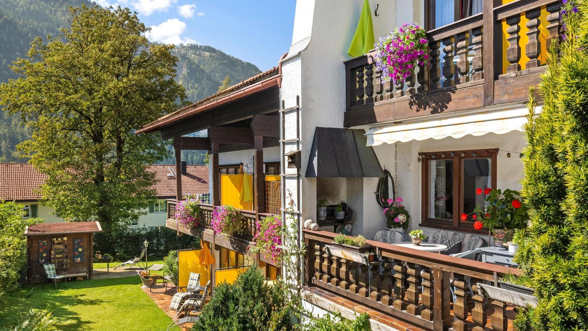 Hotel Effland Mit Innenpool Und Sauna 1 Stunde Zur Privatnutzung Pro Tag ไบริชเซลล์ ภายนอก รูปภาพ